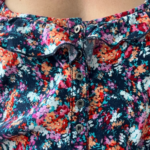 Super Cute Floral Romper! - Picture 4 of 8